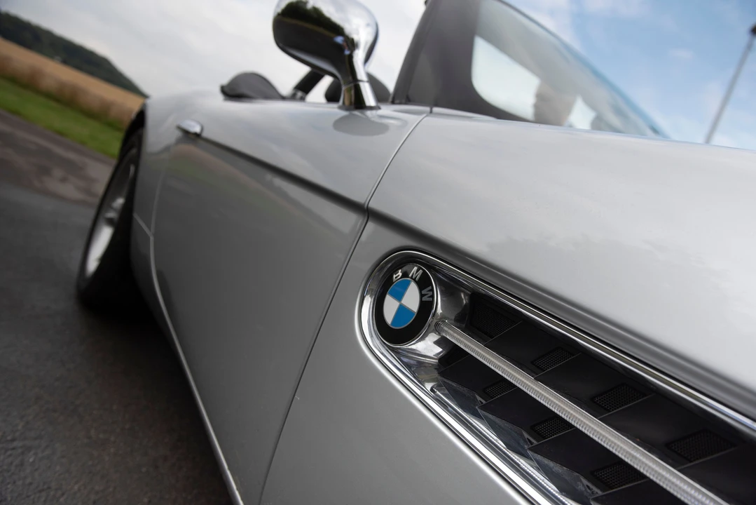 2001 BMW Z8 - Image 25 of 31