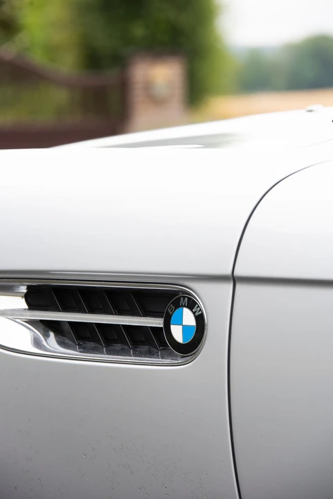 2001 BMW Z8 - Image 28 of 31