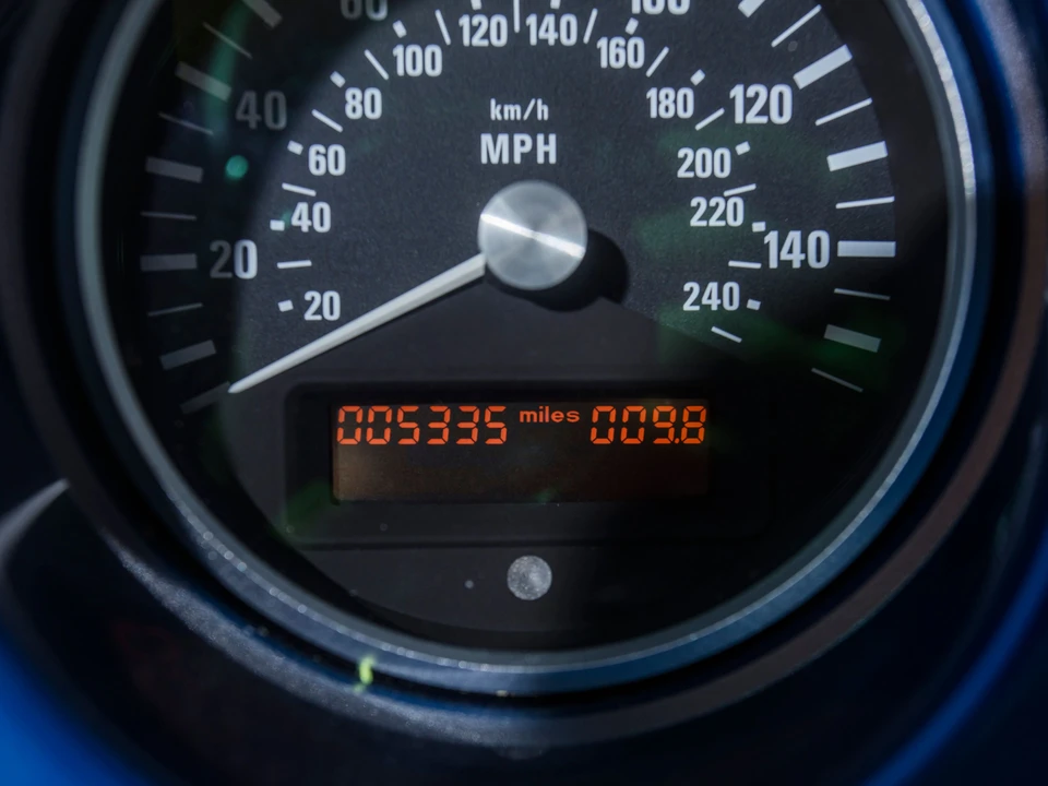 2001 BMW Z8 - Image 17 of 31