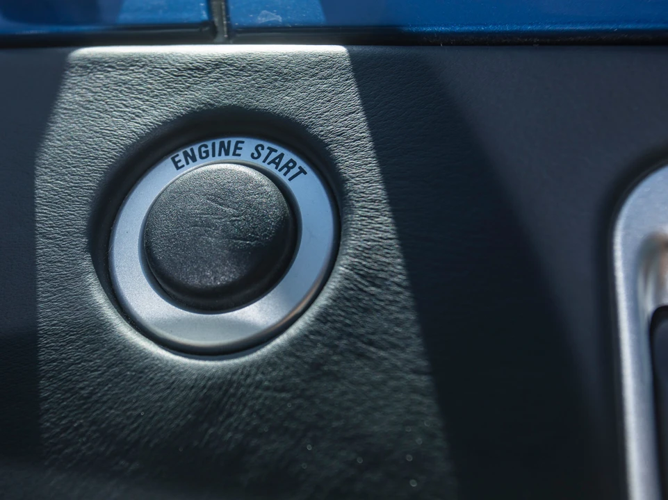 2001 BMW Z8 - Image 19 of 31