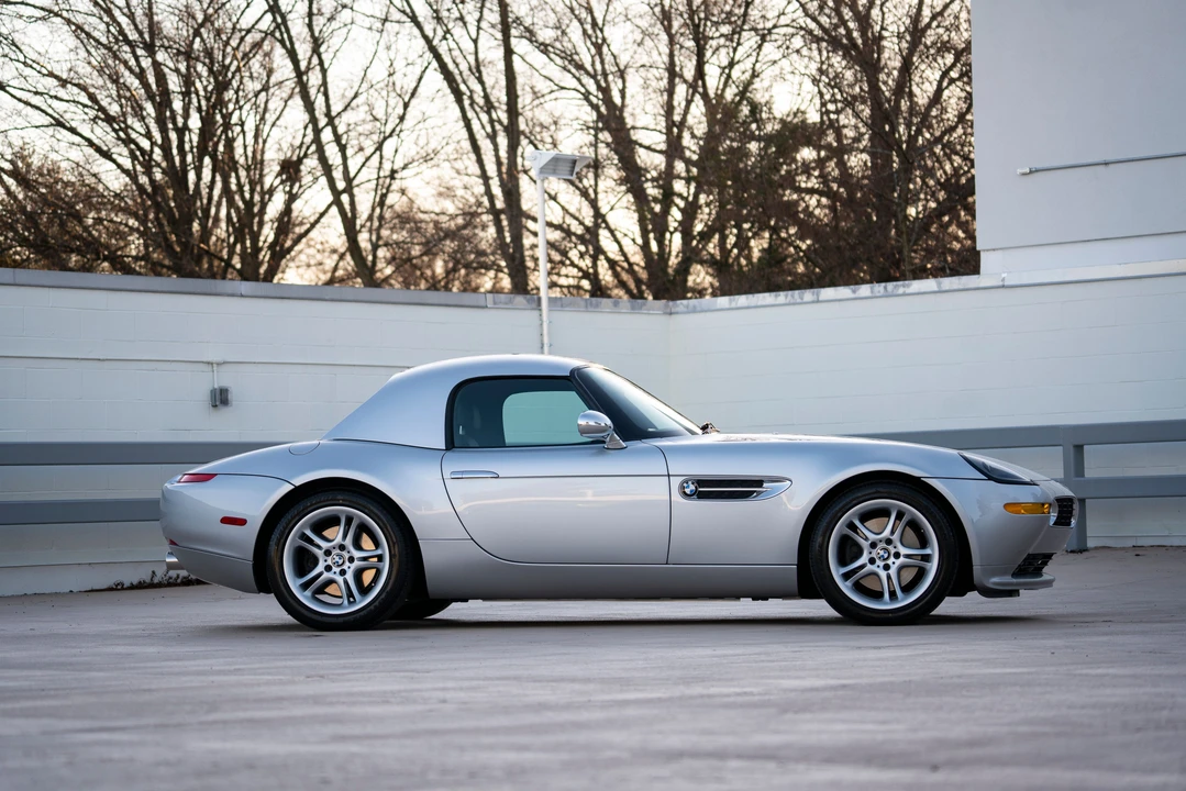2001 BMW Z8 - Image 18 of 30