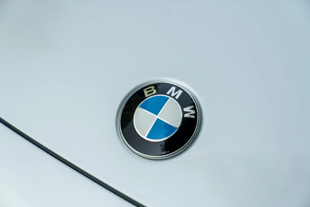 2001 BMW Z8 - Image 19 of 31