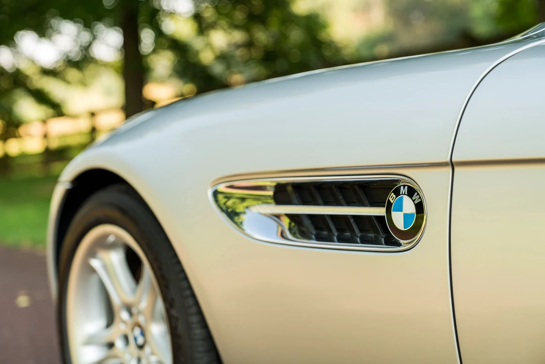 2001 BMW Z8 - Image 18 of 31