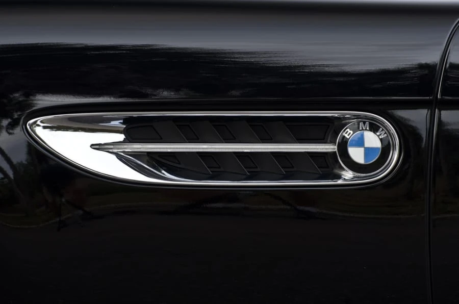 2001 BMW Z8 - Image 10 of 12