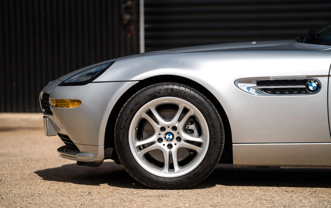 2001 BMW Z8 - Image 12 of 17