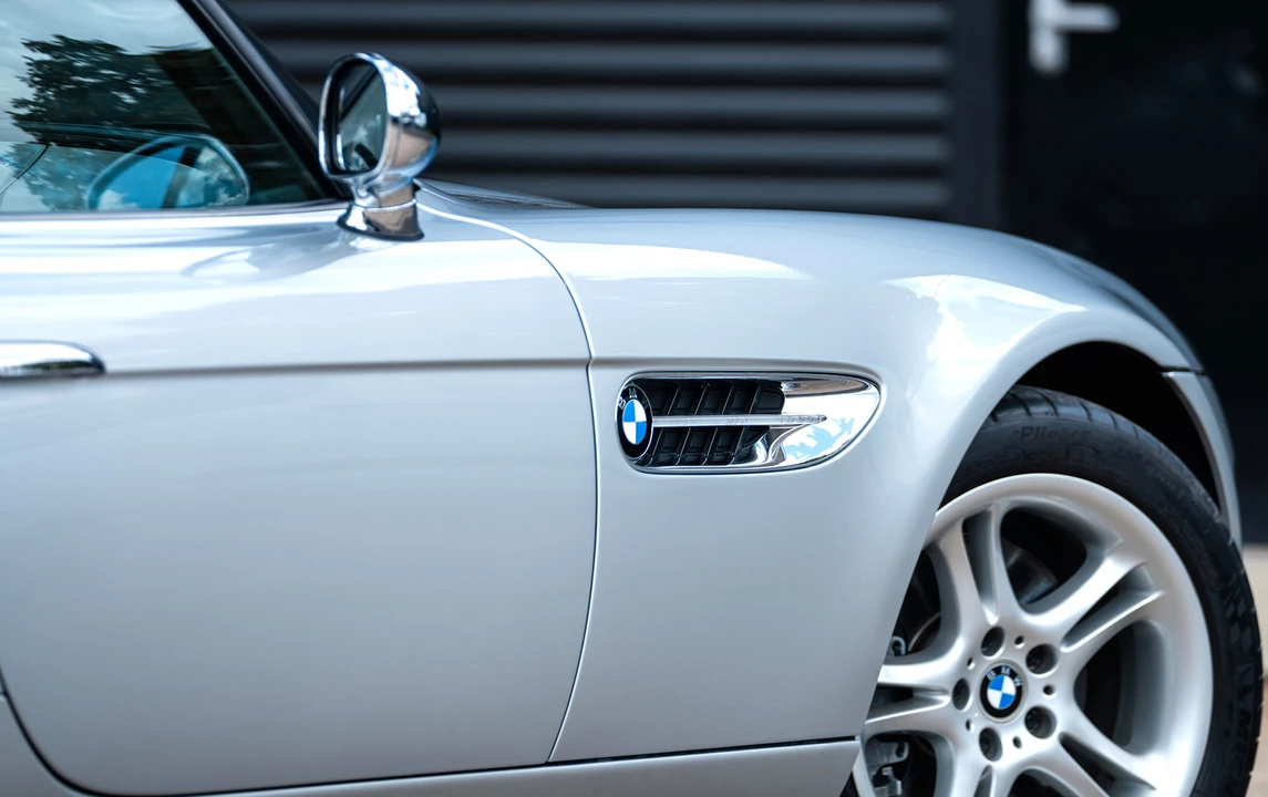 2001 BMW Z8 - Image 17 of 17