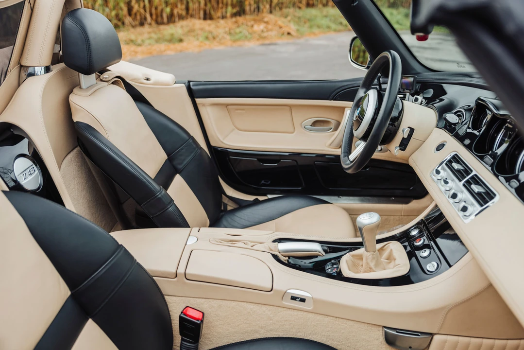2001 BMW Z8 - Image 28 of 31