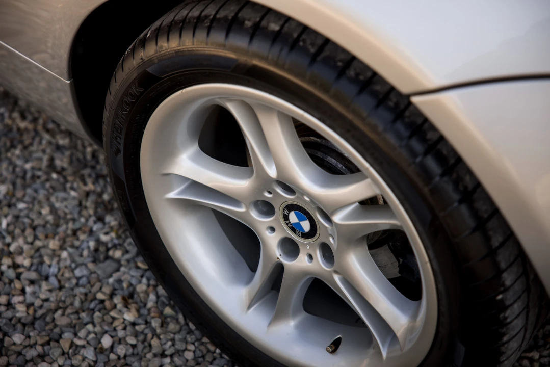 2001 BMW Z8 - Image 31 of 31