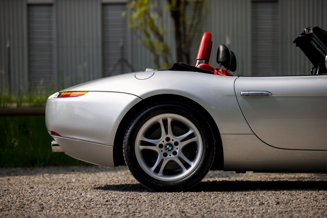 2001 BMW Z8 - Image 27 of 31