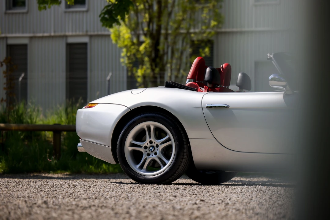 2001 BMW Z8 - Image 26 of 31