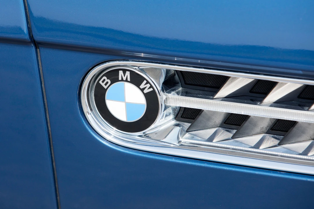 2001 BMW Z8 - Image 26 of 30
