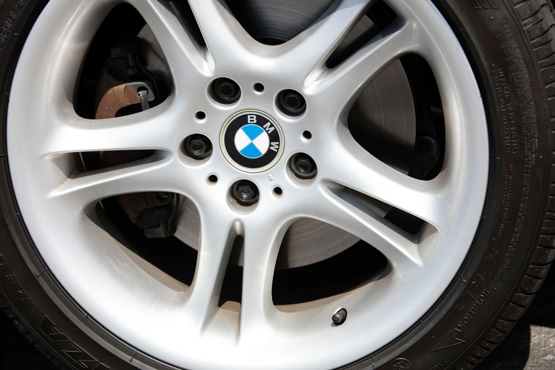 2001 BMW Z8 - Image 24 of 30