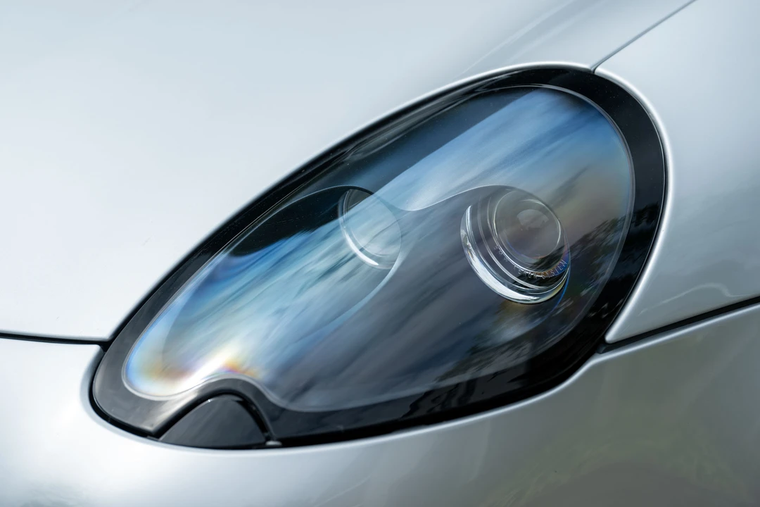 2001 BMW Z8 - Image 28 of 31