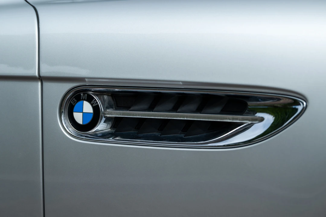 2001 BMW Z8 - Image 30 of 31