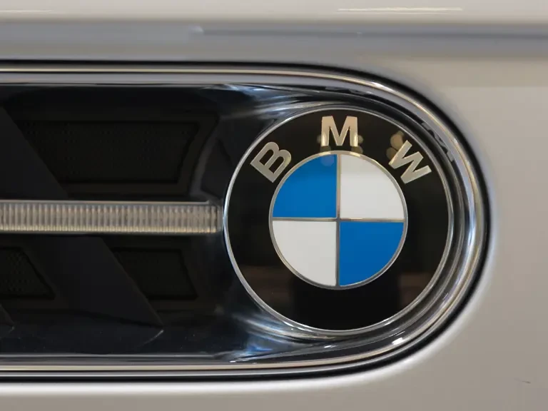 2001 BMW Z8 - Image 22 of 31