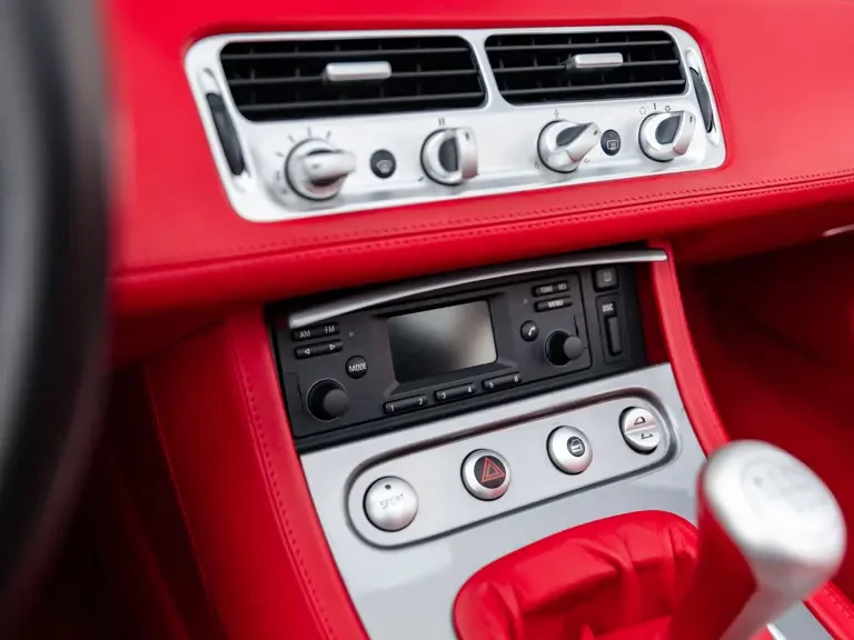 2001 BMW Z8 - Image 18 of 31