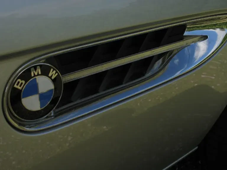 2001 BMW Z8 - Image 3 of 10