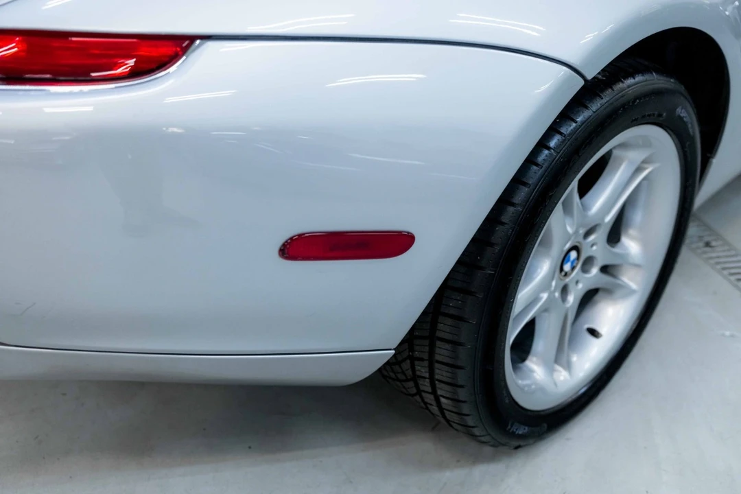 2001 BMW Z8 - Image 17 of 21