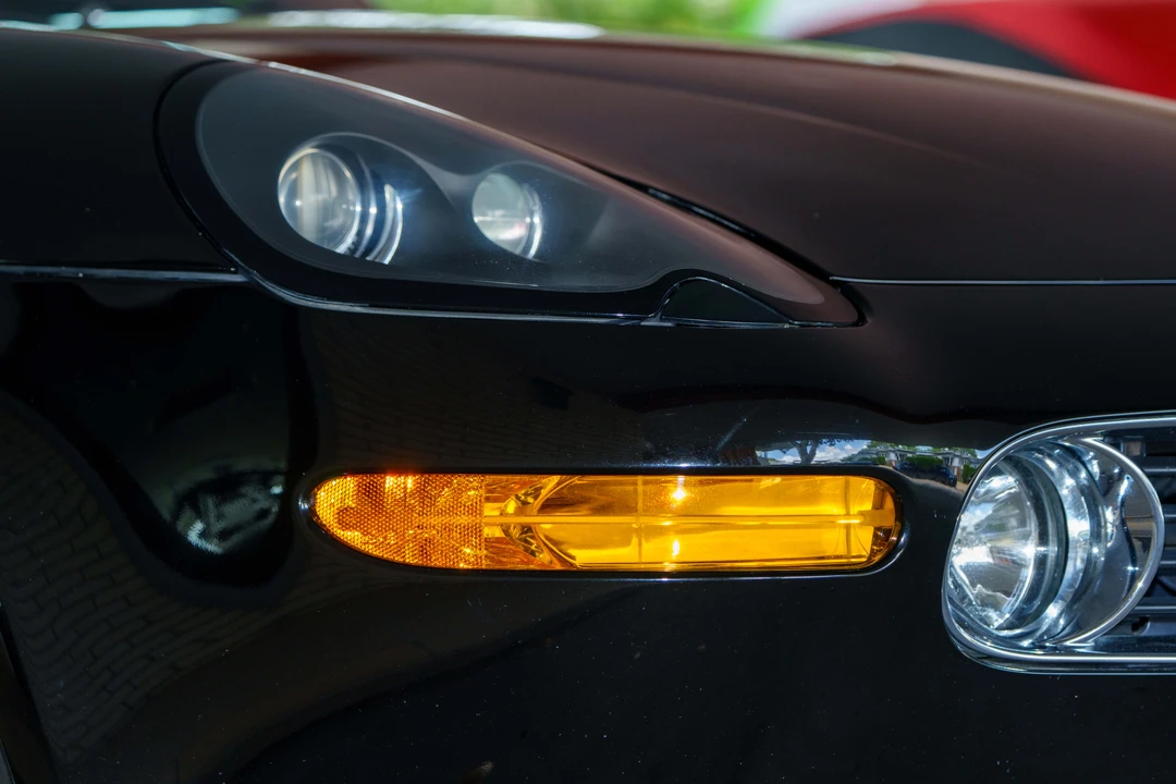 2001 BMW Z8 - Image 26 of 31