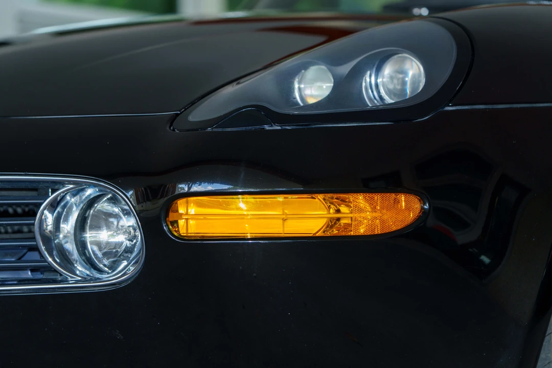 2001 BMW Z8 - Image 27 of 31