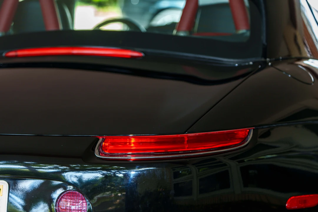 2001 BMW Z8 - Image 29 of 31