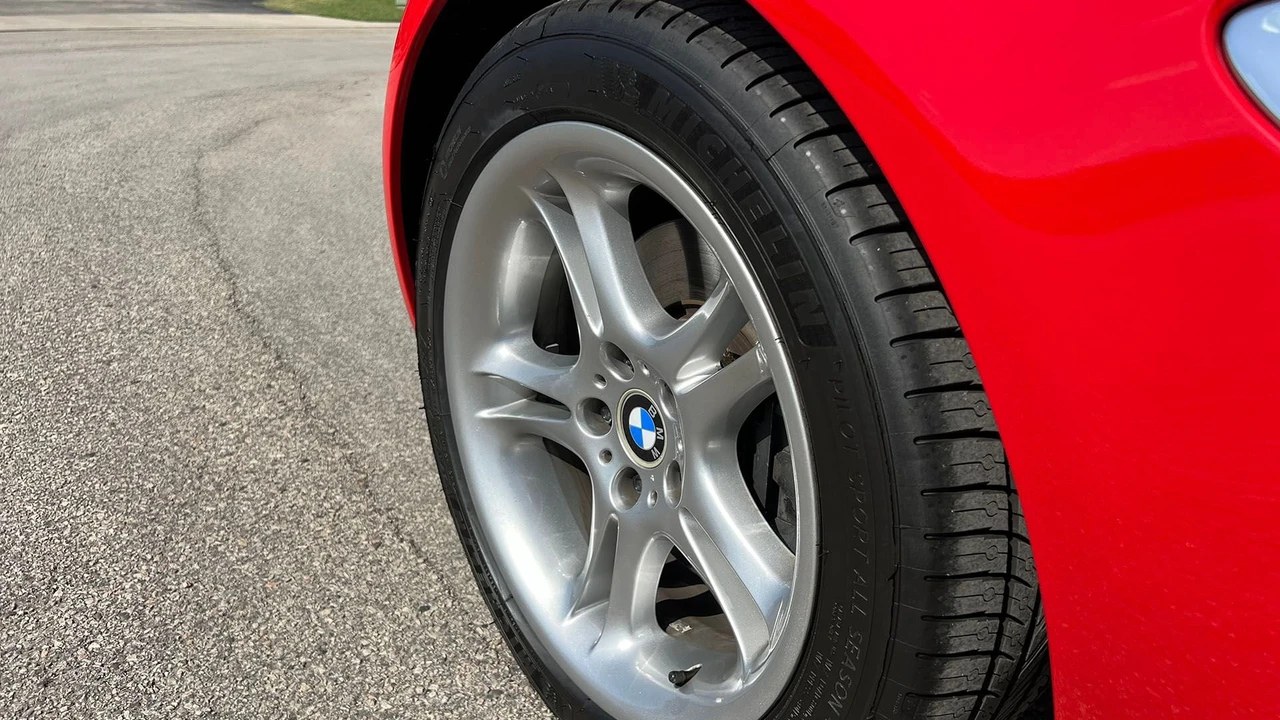 2001 BMW Z8 - Image 30 of 31