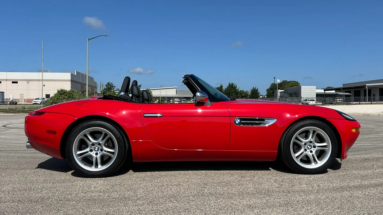 2001 BMW Z8 - Image 2 of 31