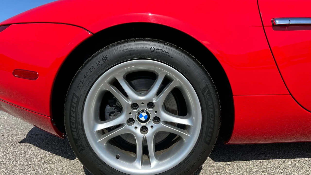 2001 BMW Z8 - Image 27 of 31
