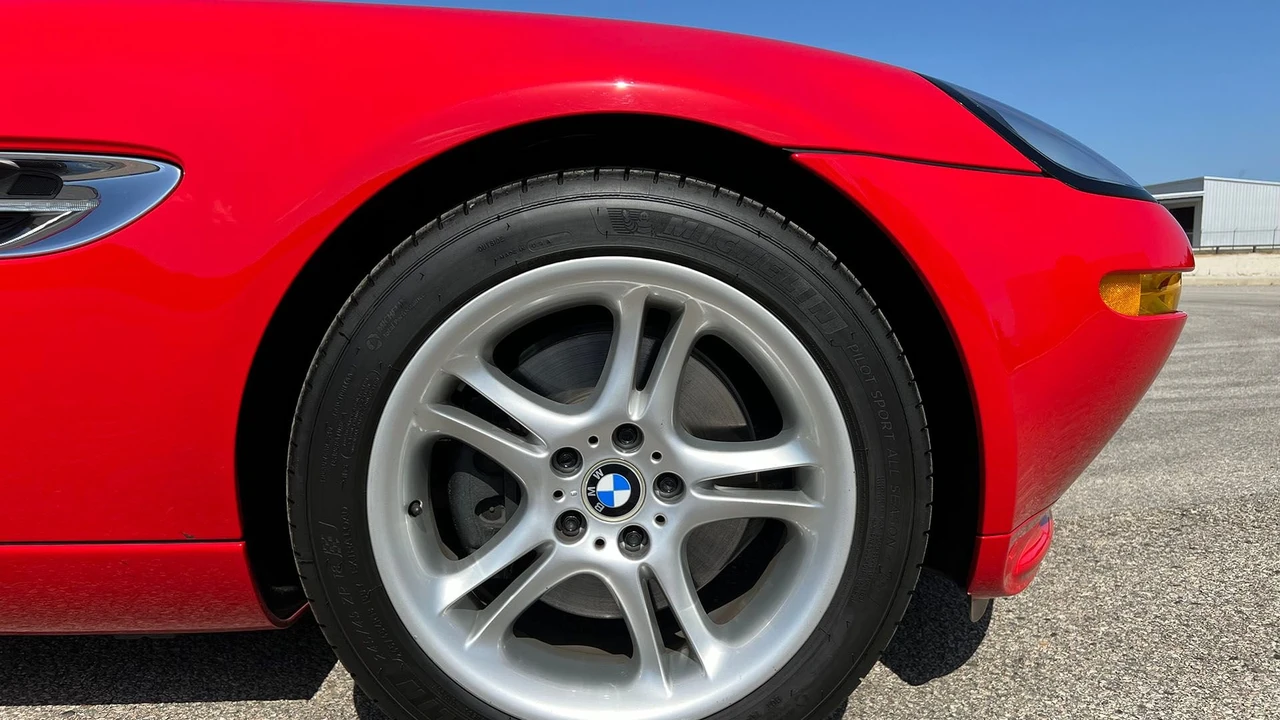 2001 BMW Z8 - Image 28 of 31