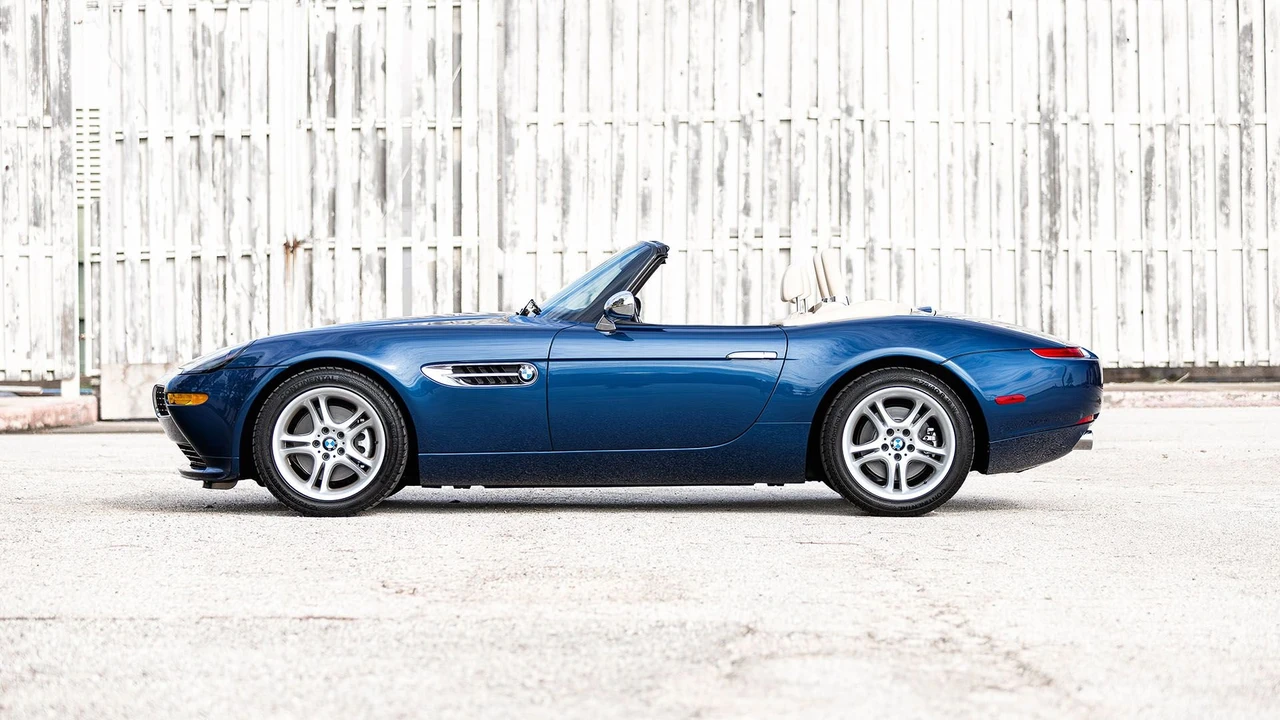 2001 BMW Z8 - Image 2 of 31