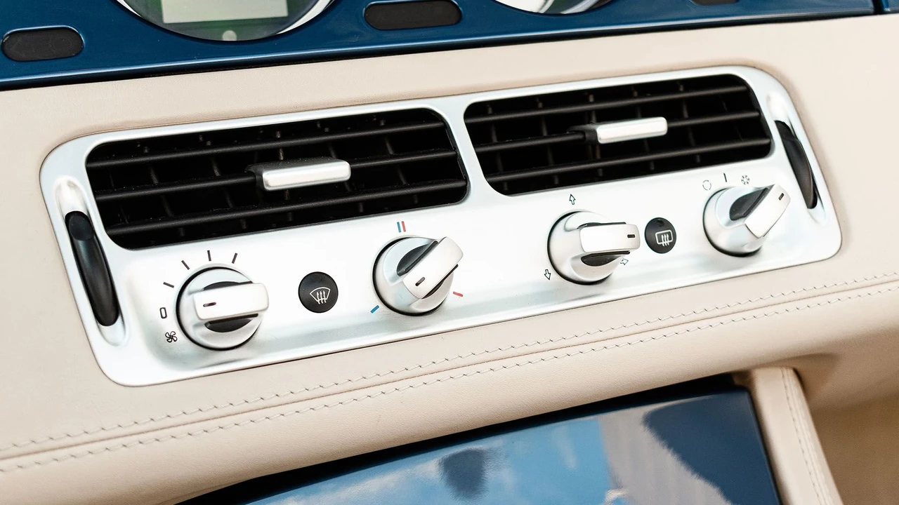 2001 BMW Z8 - Image 31 of 31