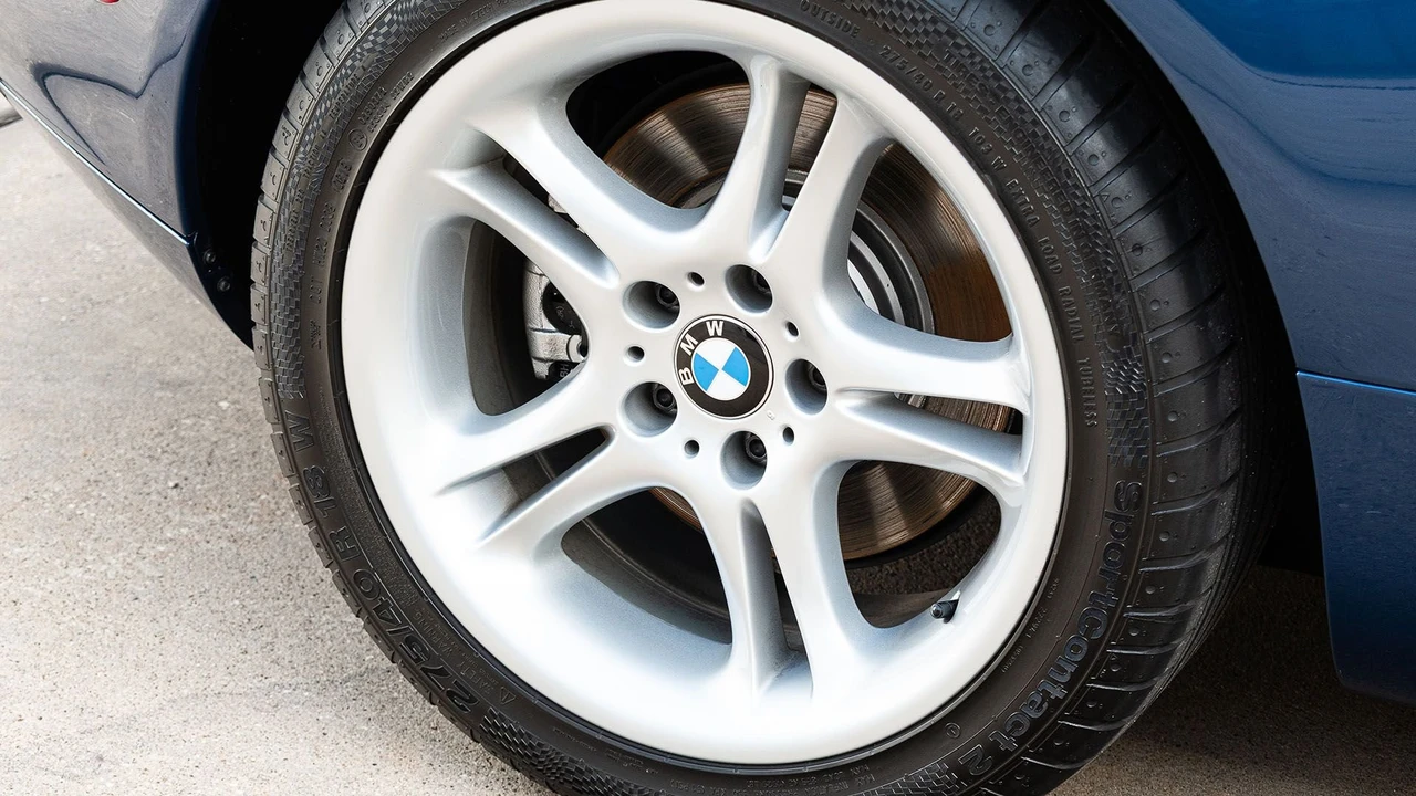2001 BMW Z8 - Image 16 of 31