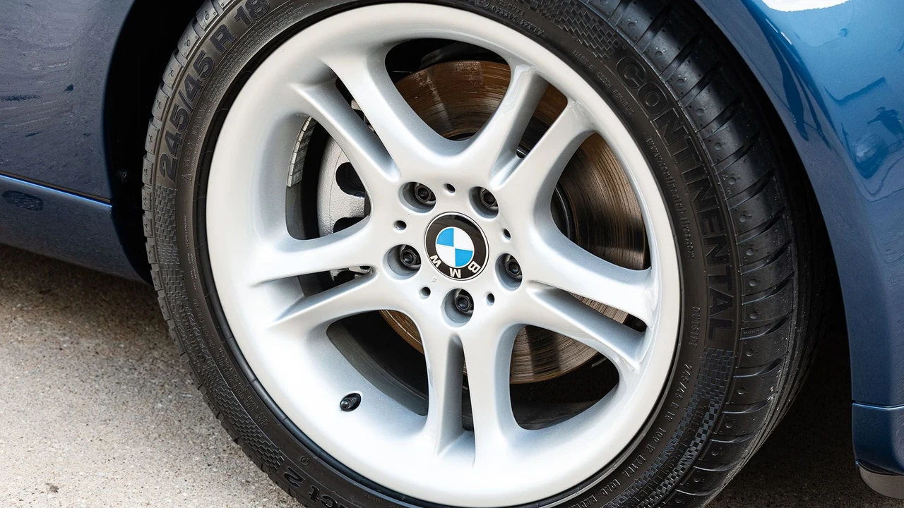 2001 BMW Z8 - Image 18 of 31