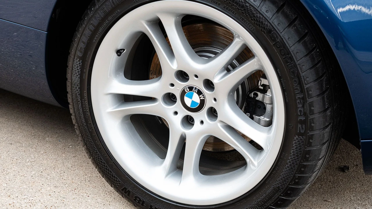 2001 BMW Z8 - Image 20 of 31