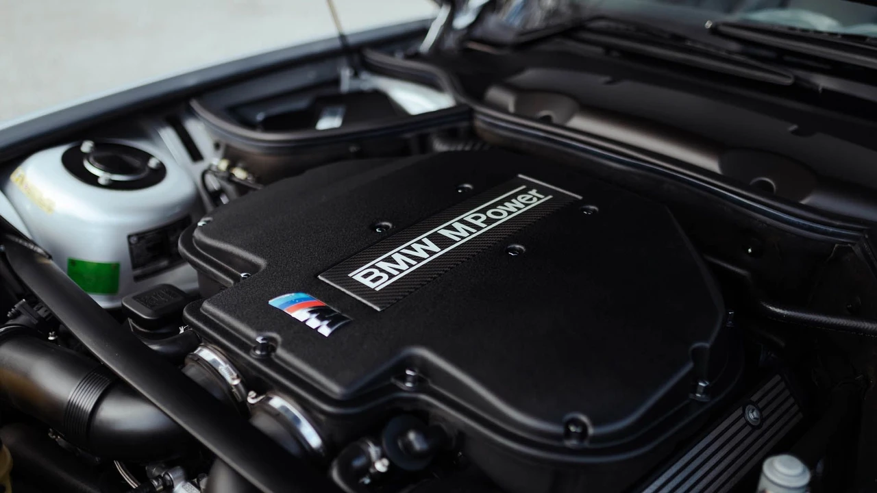 2001 BMW Z8 - Image 9 of 31