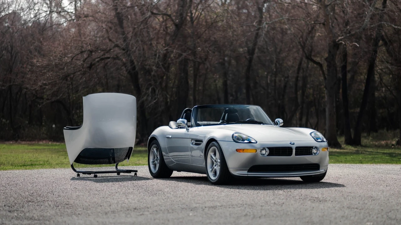 2001 BMW Z8 - Image 19 of 31
