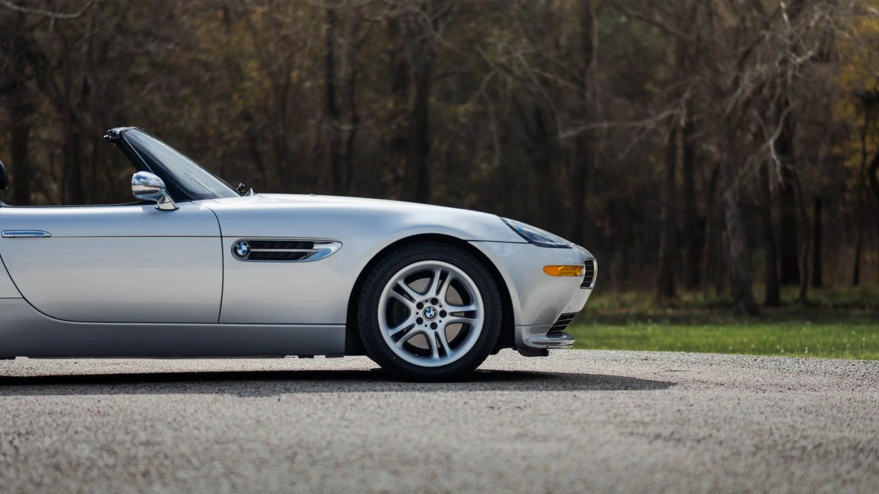 2001 BMW Z8 - Image 27 of 31