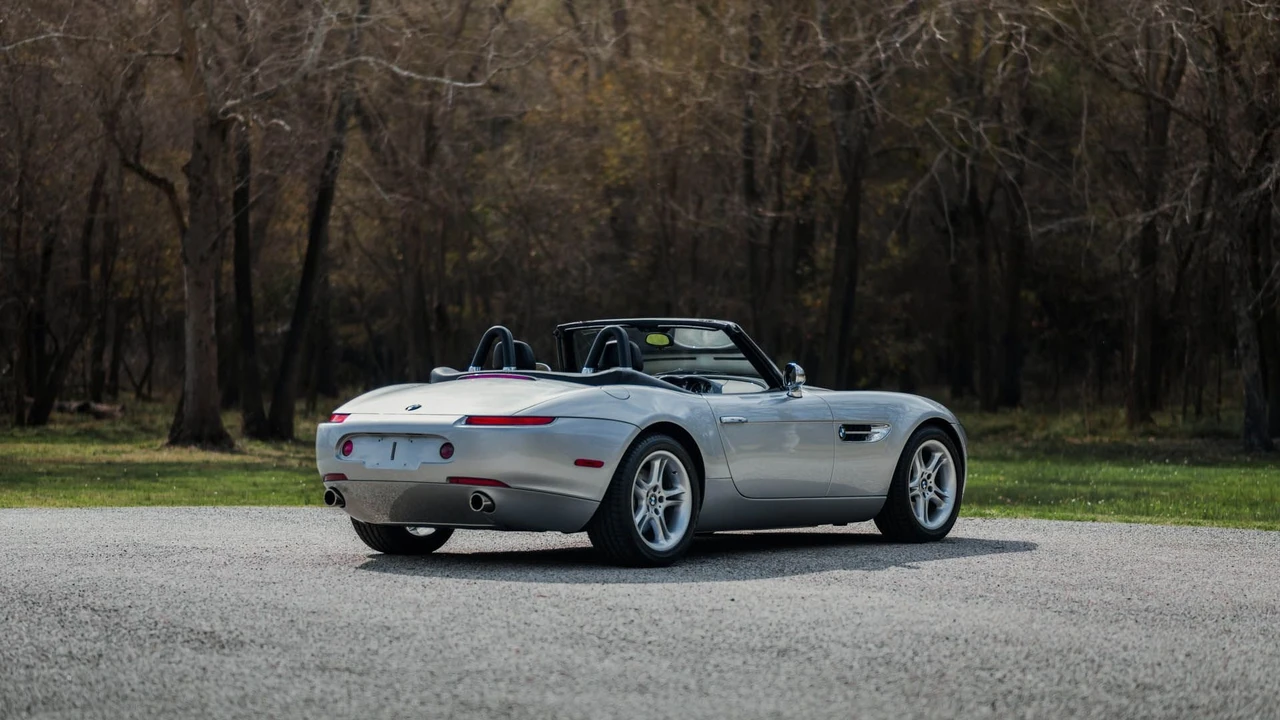 2001 BMW Z8 - Image 18 of 31