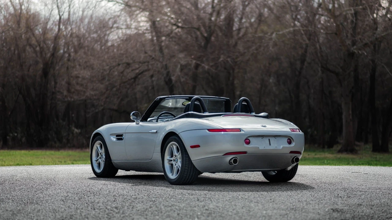 2001 BMW Z8 - Image 2 of 31
