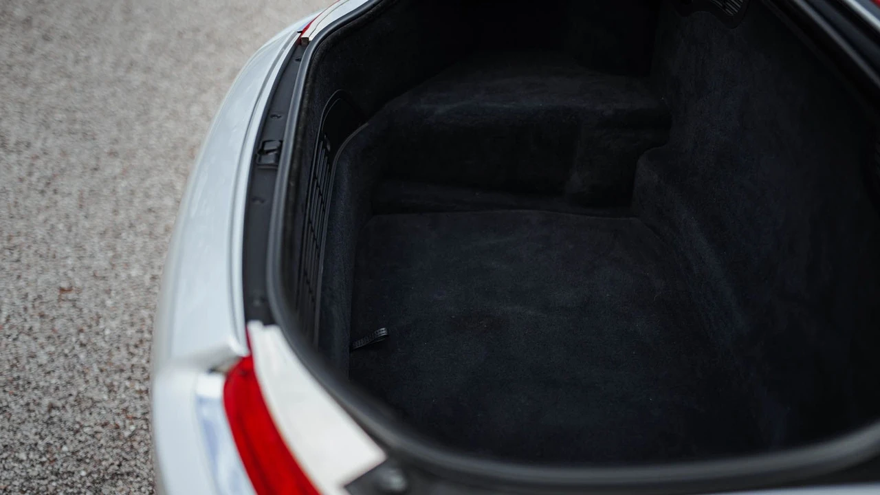 2001 BMW Z8 - Image 31 of 31