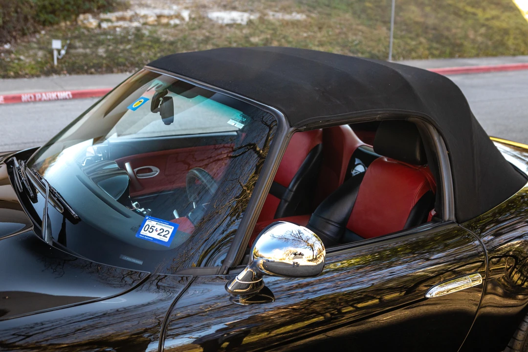 2001 BMW Z8 - Image 19 of 31
