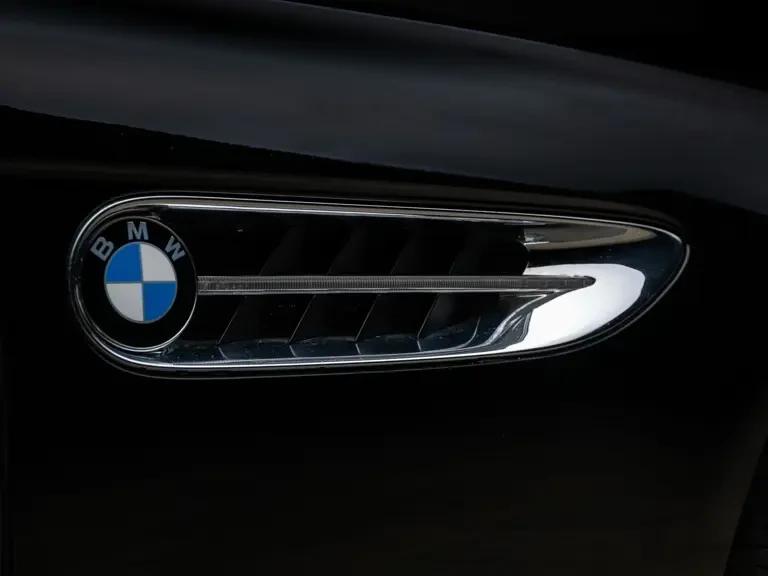 2001 BMW Z8 - Image 13 of 27