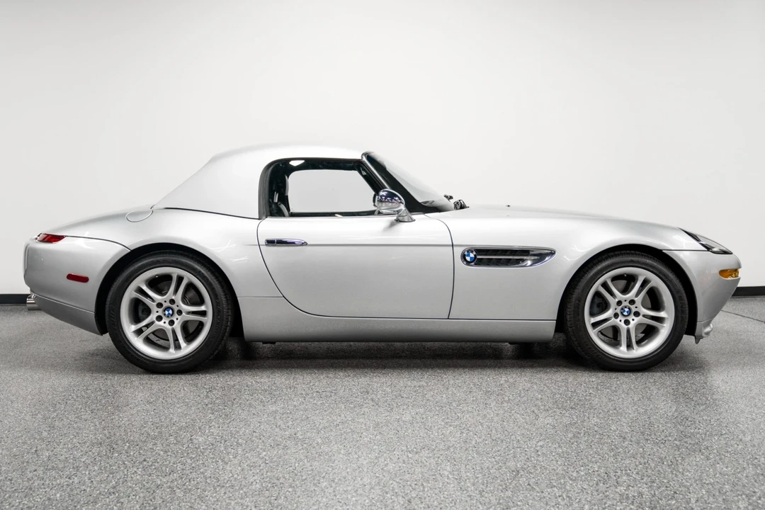 2001 BMW Z8 - Image 18 of 21