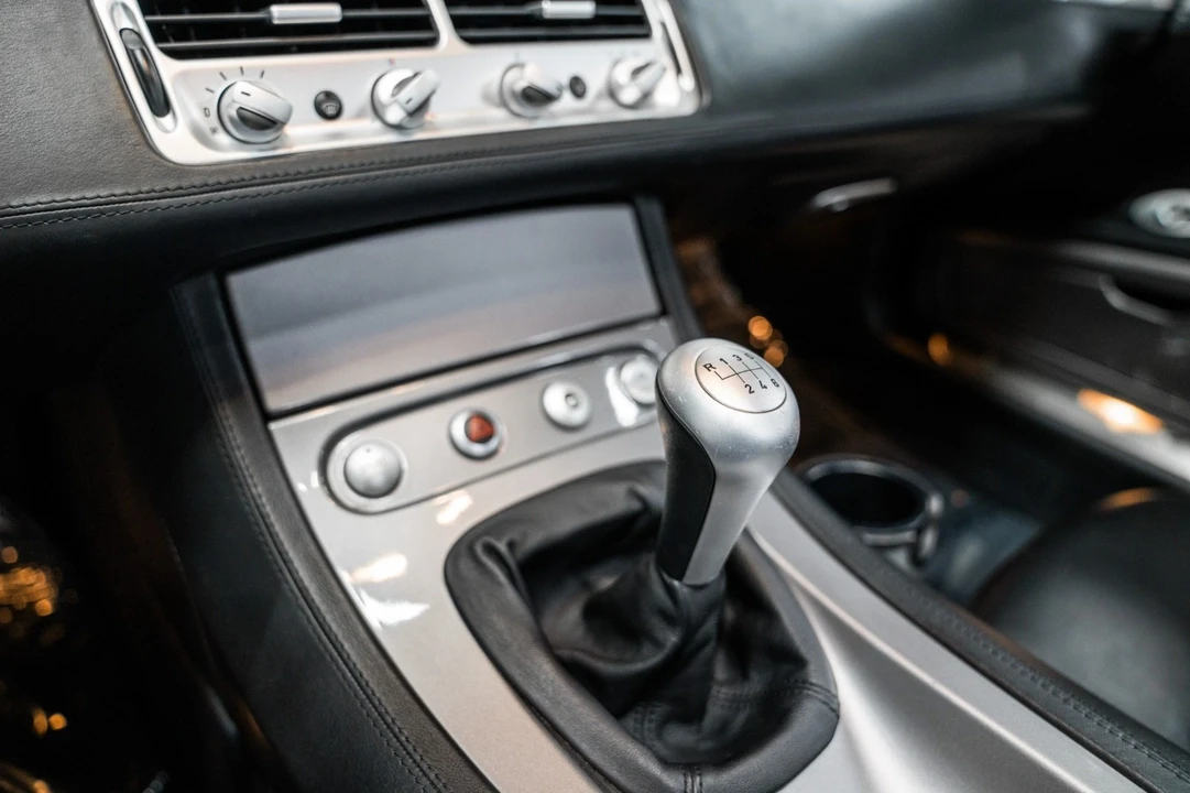 2001 BMW Z8 - Image 16 of 21