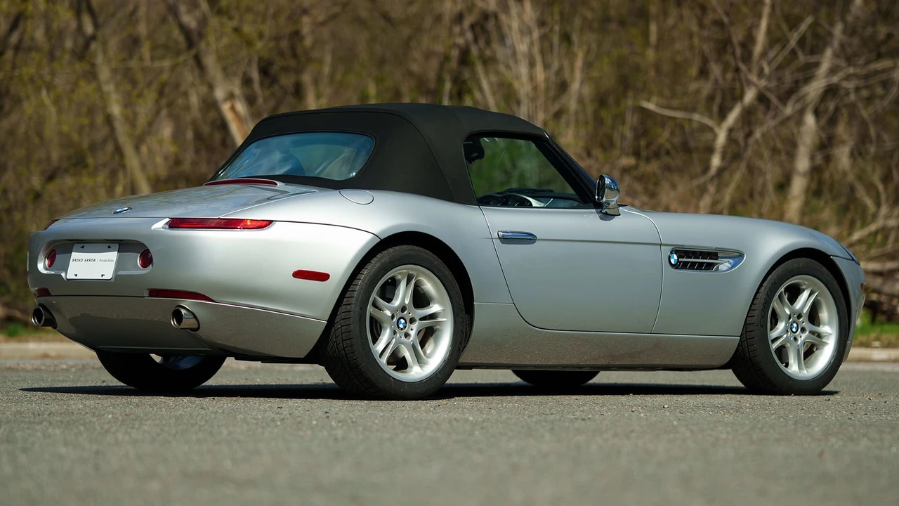 2001 BMW Z8 - Image 31 of 31