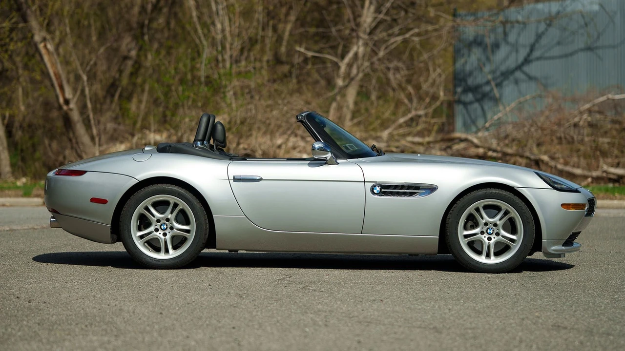 2001 BMW Z8 - Image 27 of 31
