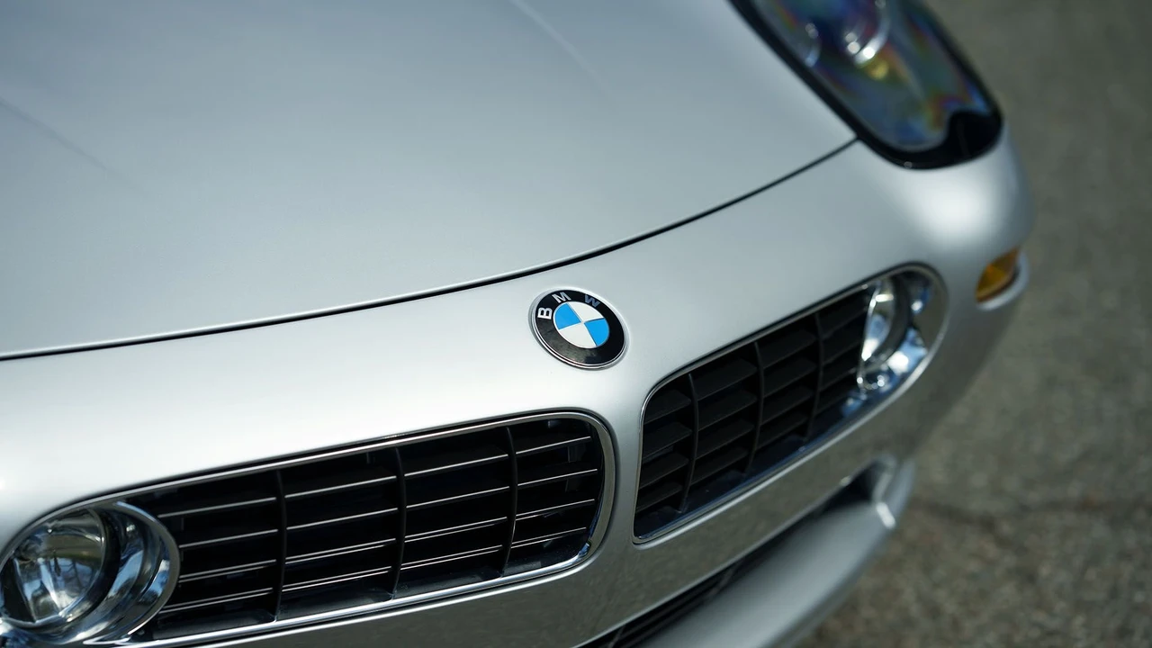 2001 BMW Z8 - Image 30 of 31