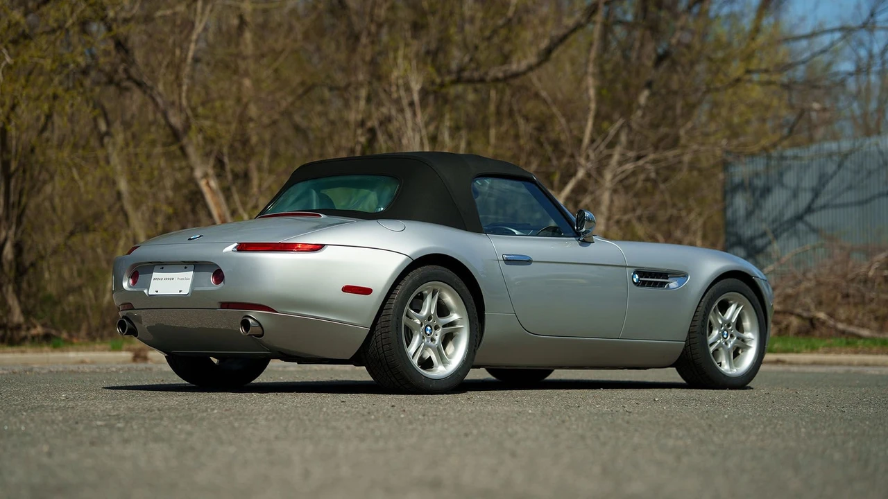 2001 BMW Z8 - Image 20 of 31