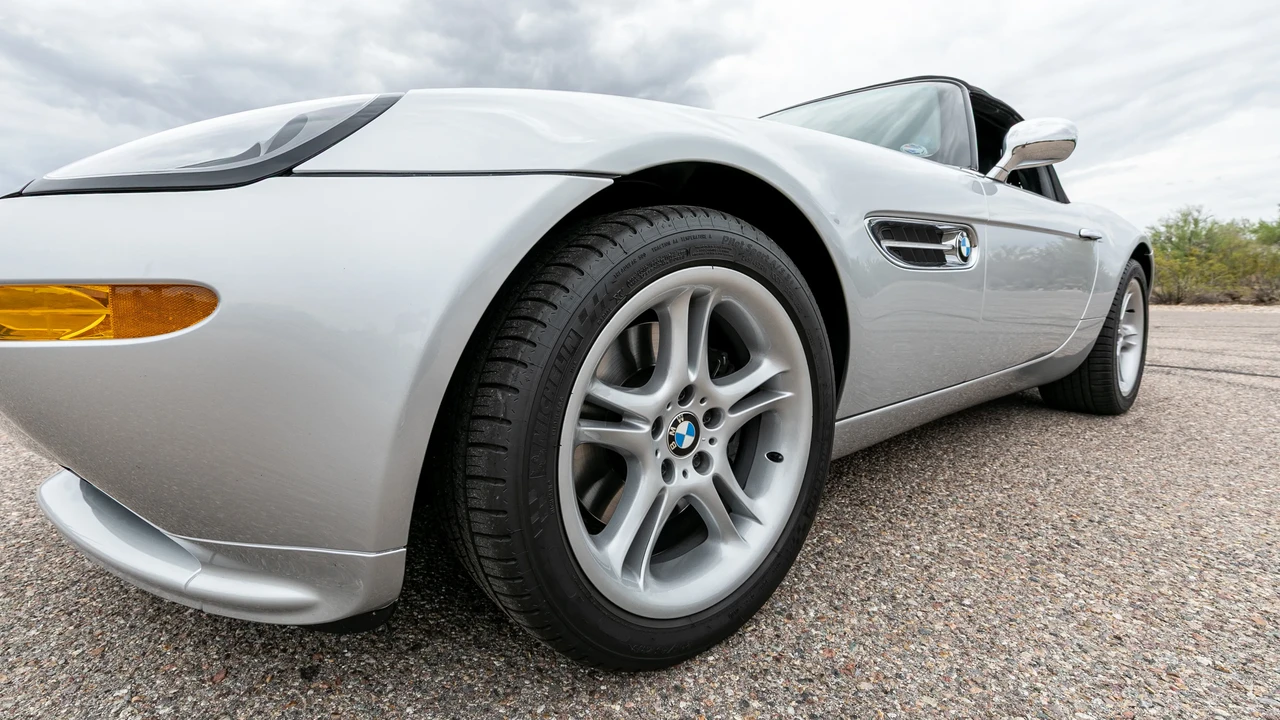 2001 BMW Z8 - Image 29 of 31