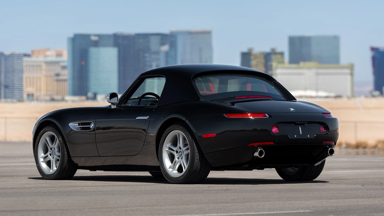 2001 BMW Z8 - Image 16 of 31